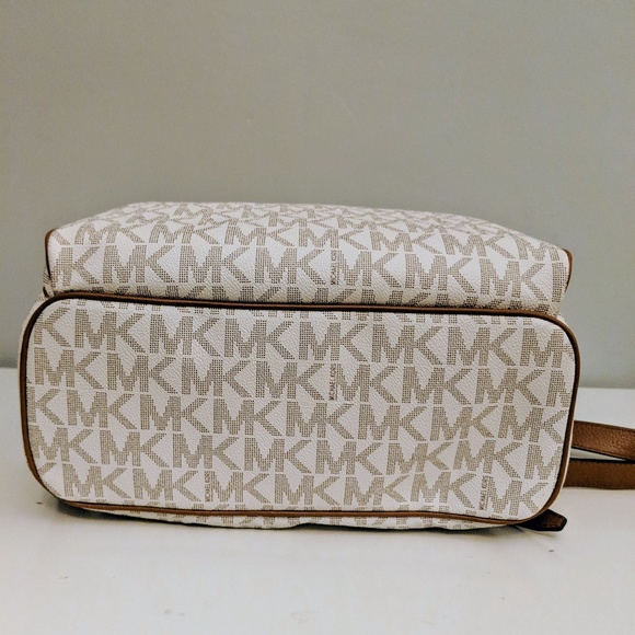 MICHAEL MICHAEL KORS SIGNATURE PVC ABBEY BACKPACK main image 3